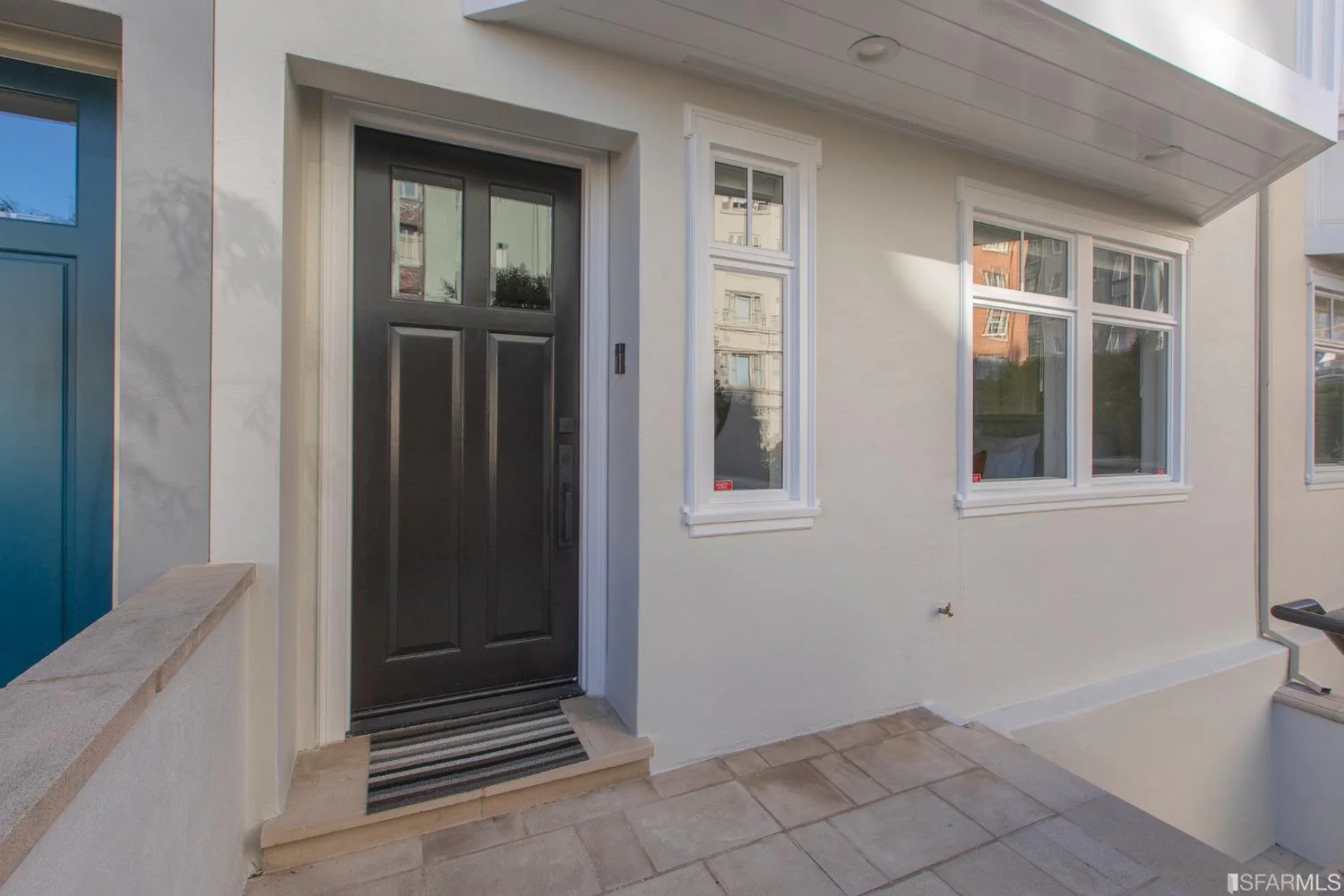 Private elevated entry terrace and front door at 1911-B Vallejo Street
